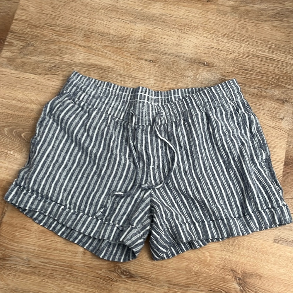 Old Navy, lemon blend shorts size small blue, and white striped